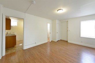 3909 Dolfield Ave in Baltimore, MD - Building Photo - Building Photo