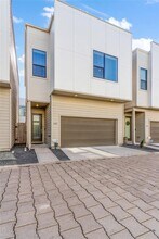 4705 Thornton Grove in Houston, TX - Building Photo - Building Photo