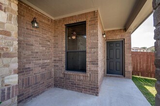 807 Big Sur Trail in Taylor, TX - Building Photo - Building Photo