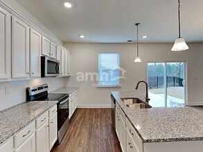 520 Slew Dr in Holly Springs, GA - Foto de edificio - Building Photo