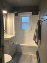 52 Newtown Rd in Hampton Bays, NY - Building Photo - Building Photo