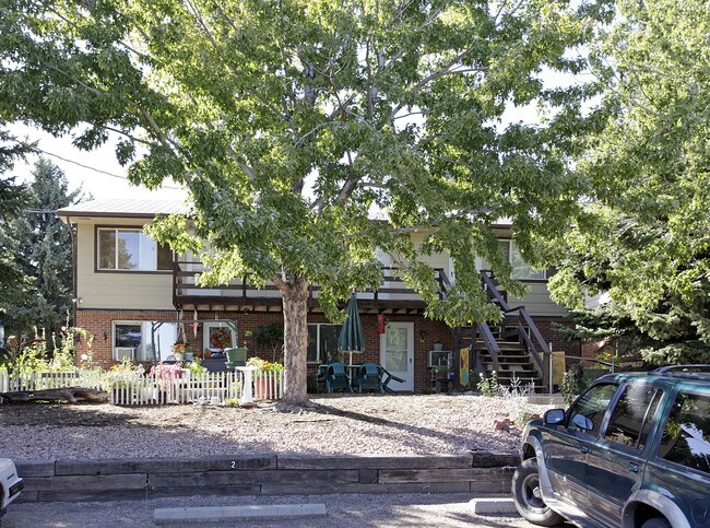 2903 Sage St in Colorado Springs, CO - Foto de edificio - Building Photo