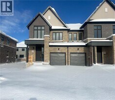 95 Manuel St in Stratford, ON - Building Photo