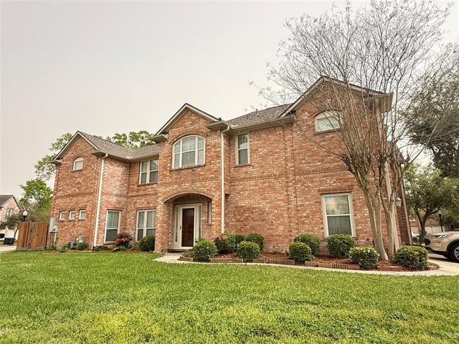 property at 4027 Park Thicket
