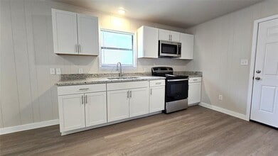 389 Blackbourn St in Hawkins, TX - Building Photo - Building Photo