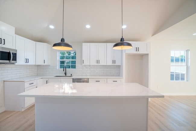 1310 E 34th St in Houston, TX - Building Photo - Building Photo