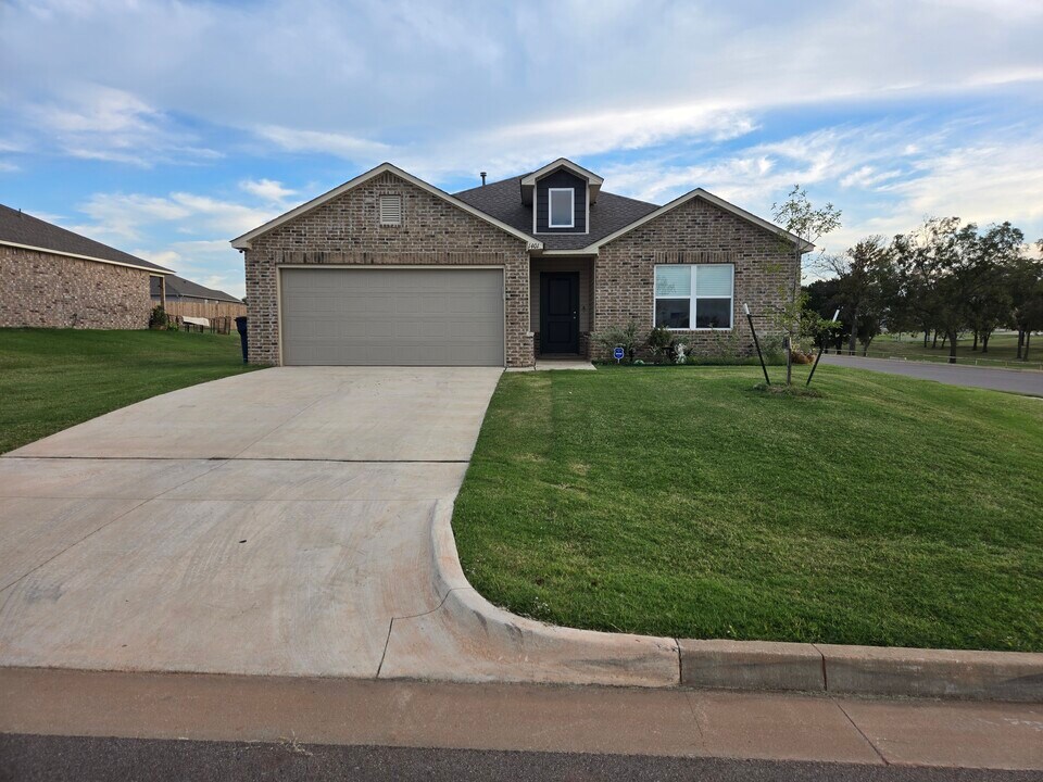 1401 Madison Ave in Shawnee, OK - Building Photo