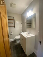 33 Lorindale Ave in Toronto, ON - Building Photo - Building Photo