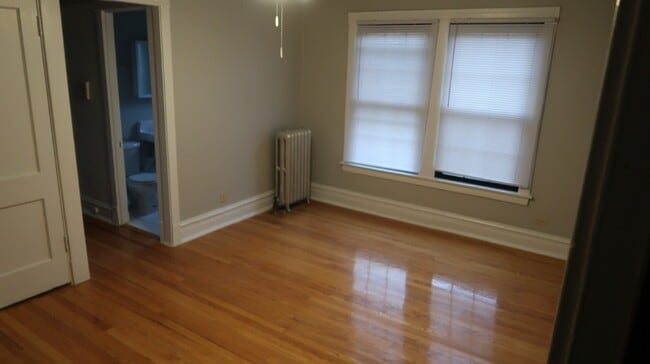 2617 W Gunnison St in Chicago, IL - Building Photo - Building Photo