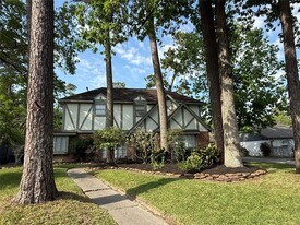 1931 Pine River Dr in Houston, TX - Building Photo