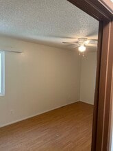2107 Elizabeth St, Unit 2 in Shasta Lake, CA - Building Photo - Building Photo
