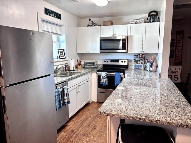 1206 W Leigh St in Richmond, VA - Foto de edificio - Building Photo