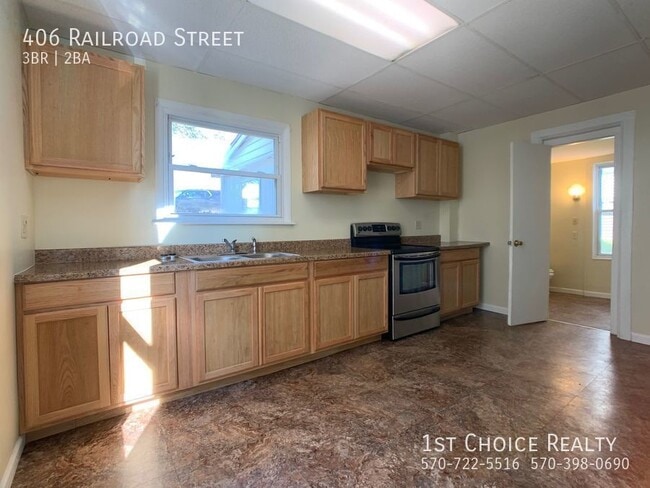 406 Railroad St in Jersey Shore, PA - Building Photo - Building Photo