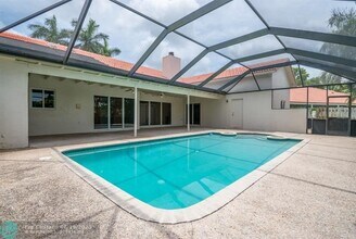1561 NW 101st Ave in Plantation, FL - Building Photo - Building Photo