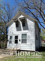 532 W Wheeler Ave, Unit .5 in North Mankato, MN - Building Photo
