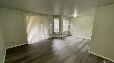 1700 Lake Park Dr SW in Tumwater, WA - Building Photo - Building Photo