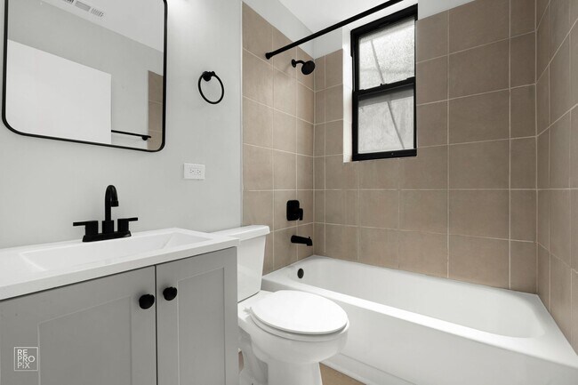 602 N Lorel Ave 5340-46 W Ohio Chicago, IL 60644 in Chicago, IL - Foto de edificio - Building Photo