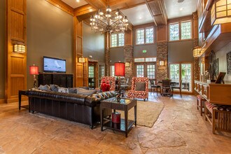 Creekstone Apartments in Houston, TX - Building Photo - Interior Photo