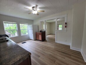 2429 S Broadview Dr in Bloomington, IN - Building Photo - Building Photo