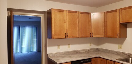 9198 N 70th St in Milwaukee, WI - Building Photo - Building Photo