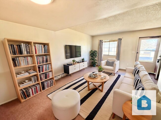 87 Castle Royal Dr in Pueblo, CO - Building Photo - Building Photo