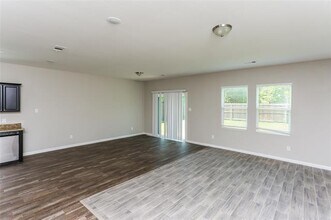 437 Stone Creek Blvd in Glenn Heights, TX - Building Photo - Building Photo