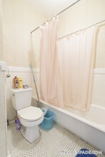 17-19 Washington St., Unit 516 in Malden, MA - Foto de edificio - Building Photo