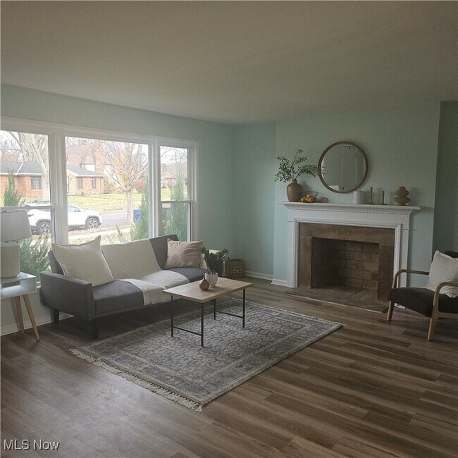 16347 Craigmere Dr in Middleburg Heights, OH - Building Photo - Building Photo