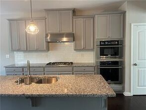 651 Sunset Park Dr in Suwanee, GA - Building Photo - Building Photo
