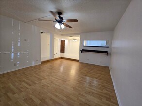 3730 Inverrary Dr in Lauderhill, FL - Building Photo - Building Photo