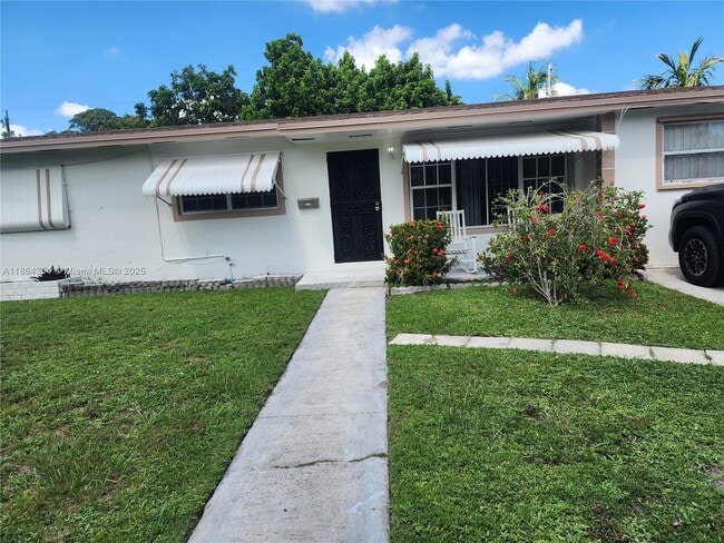 17200 NW 11th Ave in Miami, FL - Building Photo - Building Photo