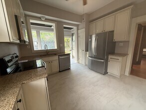 1737 Compton Rd in Cincinnati, OH - Building Photo - Building Photo