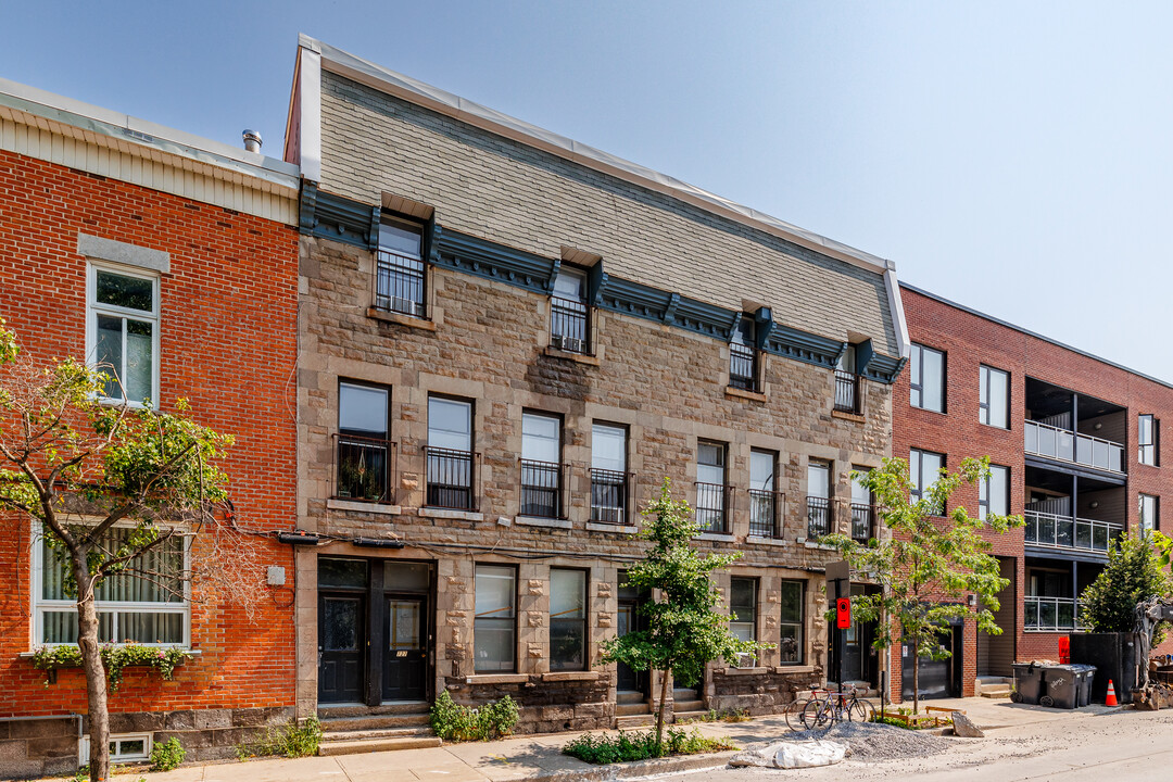 725 Sainte-Marguerite Rue in Montréal, QC - Building Photo