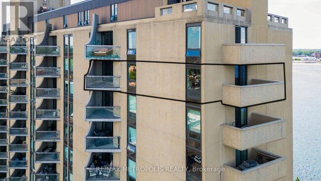 155 Front St N in Sarnia, ON - Foto de edificio - Building Photo