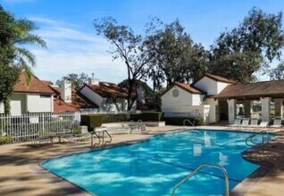 1206 Mission Verde Dr in Camarillo, CA - Building Photo - Building Photo