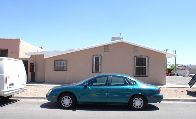 3408 Frutas Ave in El Paso, TX - Building Photo - Building Photo