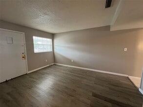 609 S Central Ave in Oviedo, FL - Building Photo - Building Photo