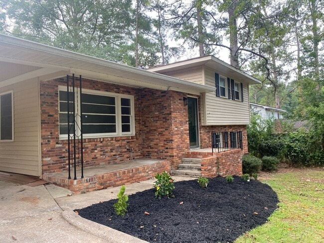 property at 4004 Primrose Rd