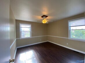 6504 Whitesburg Dr in Huntsville, AL - Building Photo - Building Photo