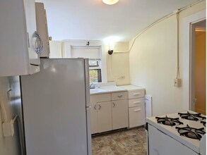 165 Brunswick St, Unit 7 in Old Town, ME - Building Photo - Building Photo
