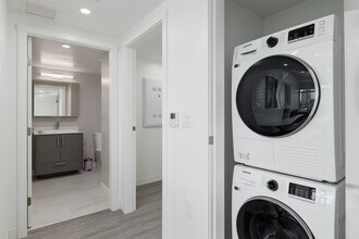 GEC - Kingsway in Vancouver, BC - Building Photo - Building Photo