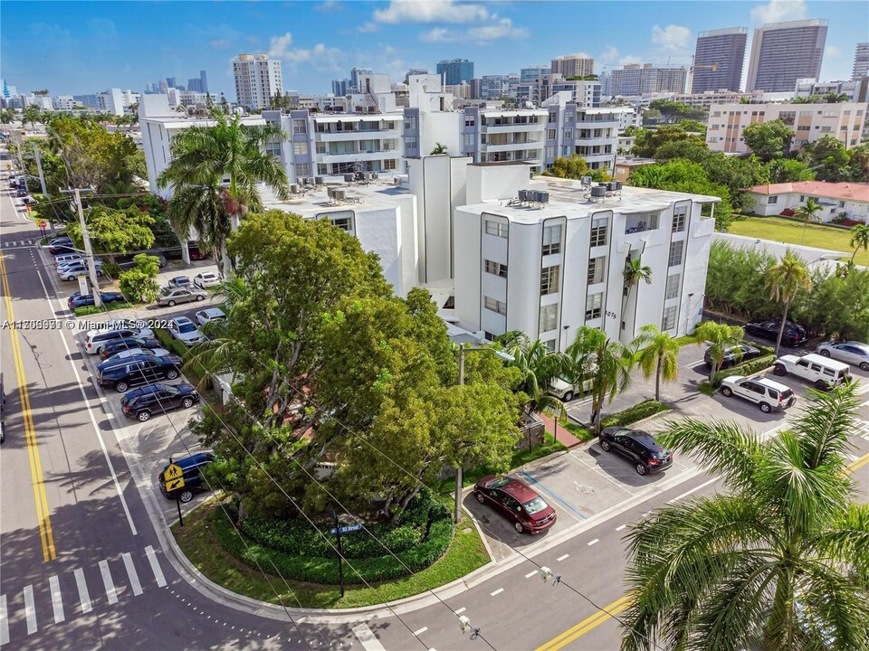 1075 93rd St in Bay Harbor Islands, FL - Building Photo