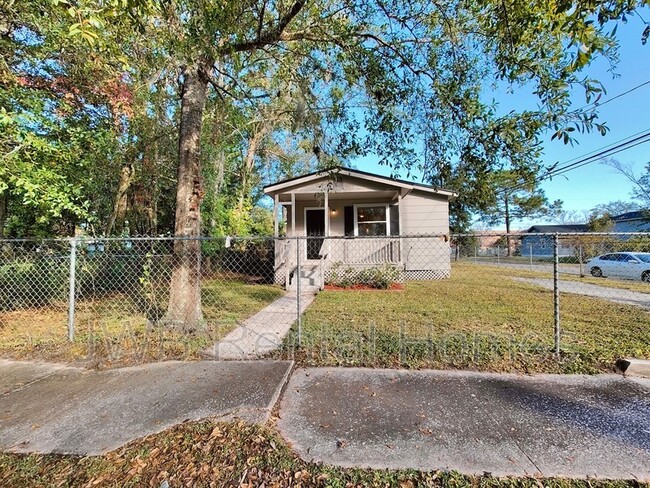 property at 2135 Yulee St