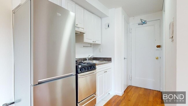 property at 257 E 61st St