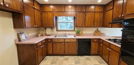 3415 Michael Cir in Gainesville, GA - Building Photo - Building Photo