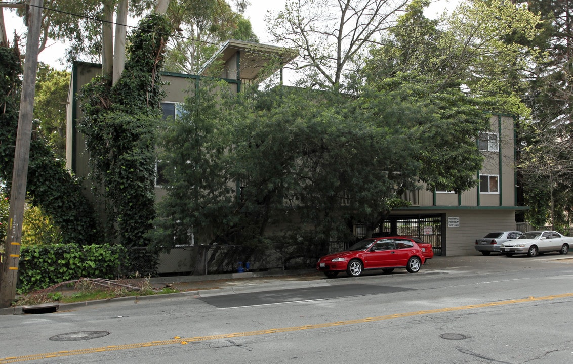 1035 El Camino Real in Burlingame, CA - Building Photo