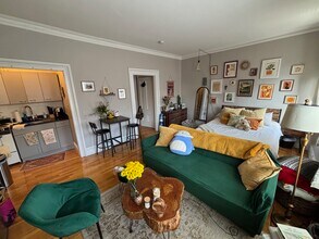 82 Charles St, Unit 2F in Boston, MA - Building Photo - Building Photo