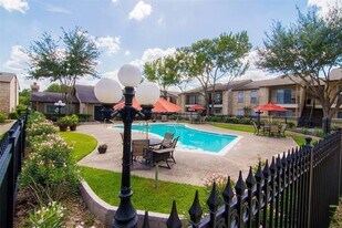 8455 Will Clayton Pkwy in Humble, TX - Building Photo