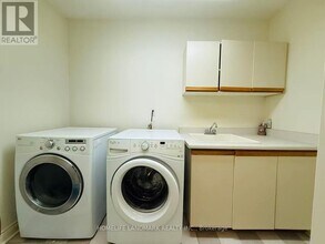 325 Wilfred Ave in Toronto, ON - Building Photo - Building Photo