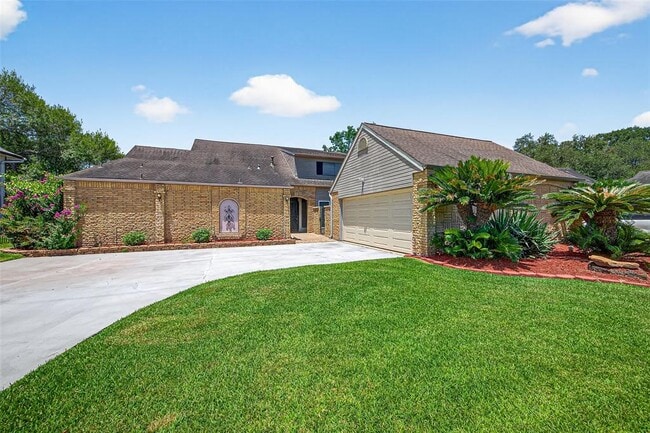 3710 Point Clear Dr in Missouri City, TX - Building Photo - Building Photo
